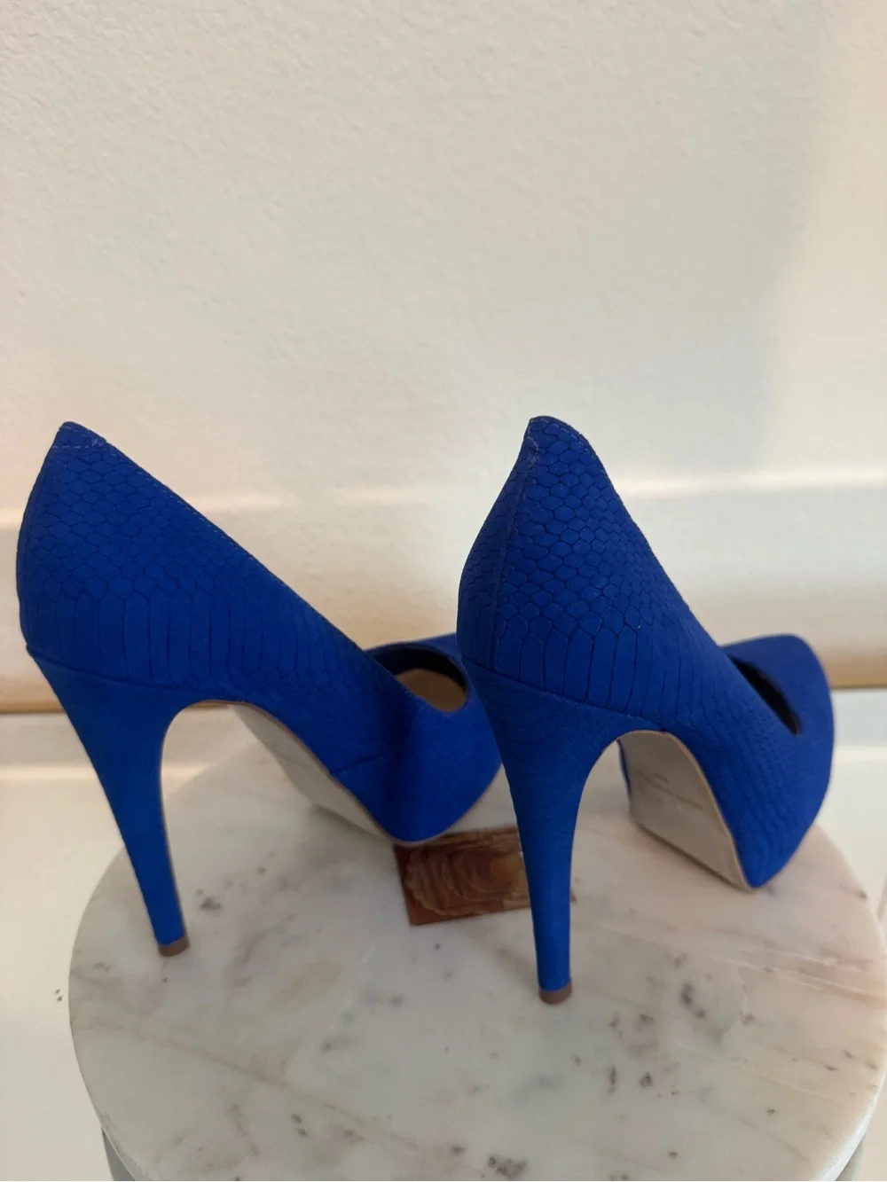 Steven by Steve Madden Electric Blue Textured Round-Toe Pumps - SIZE: 8 M